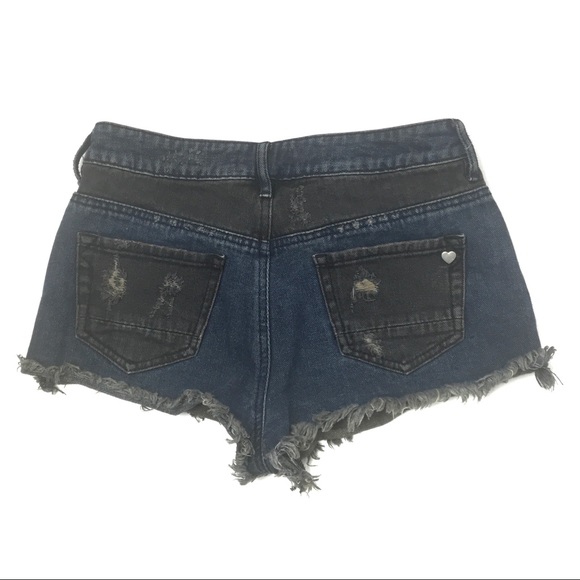 Kendall & Kylie Distressed Cutoff Jean Shorts - Picture 2 of 4